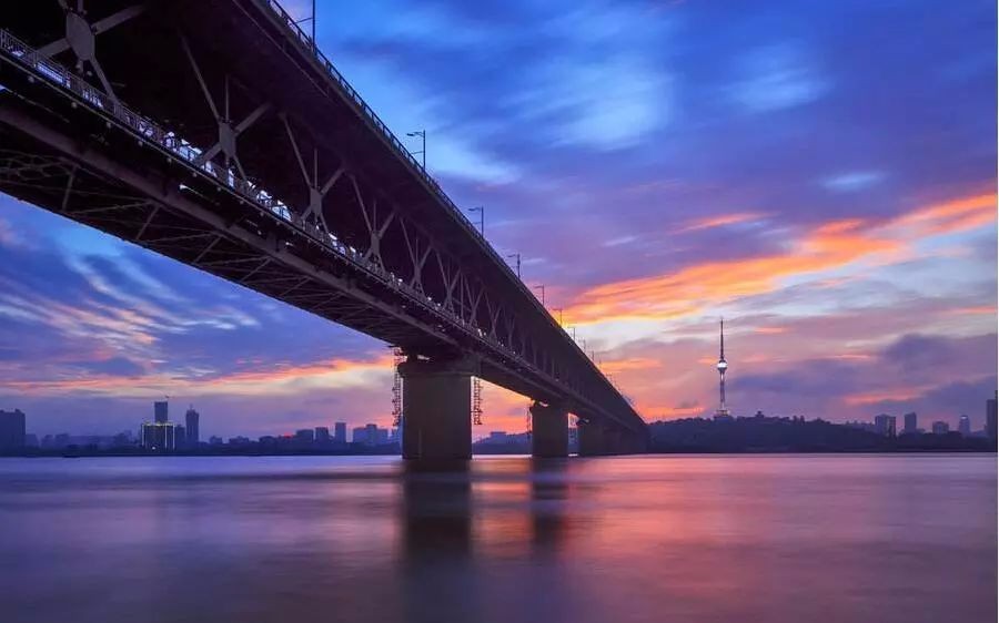 高強度防裂貼案例武漢長(cháng)江大橋